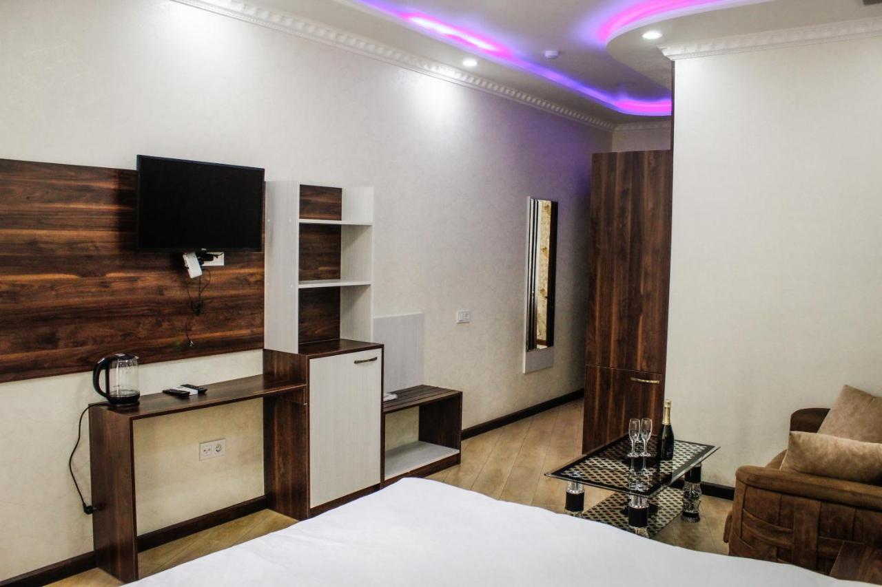 Emeg Hotel And Restaurant Batumi Exterior foto